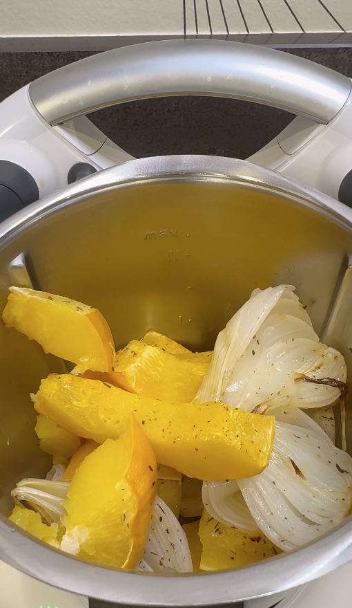 crema de calabaza y albahaca