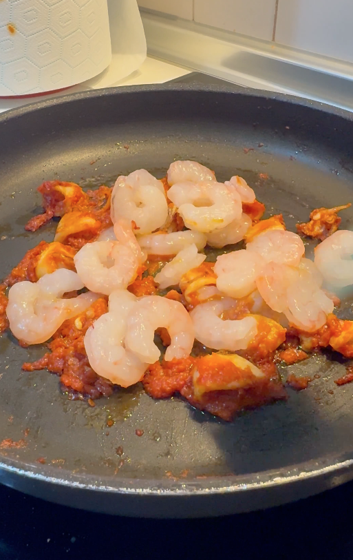 fideuá de calamares y gambas