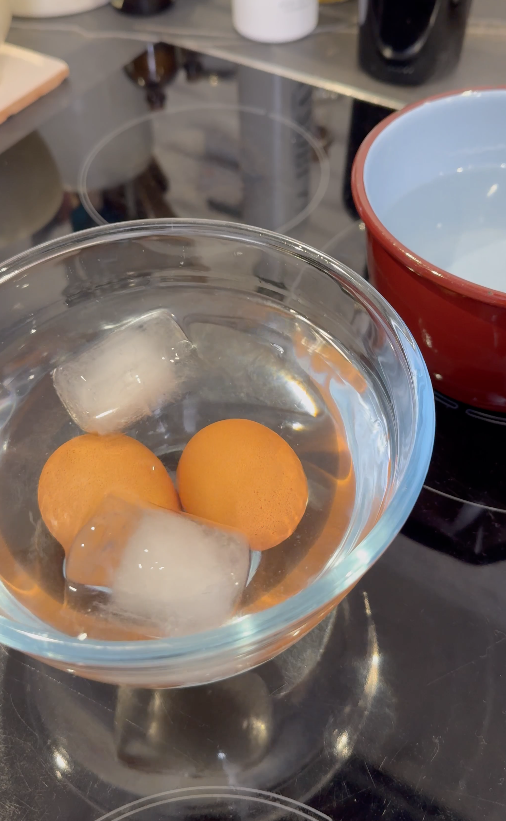 huevos rellenos de ensaladilla de berberechos