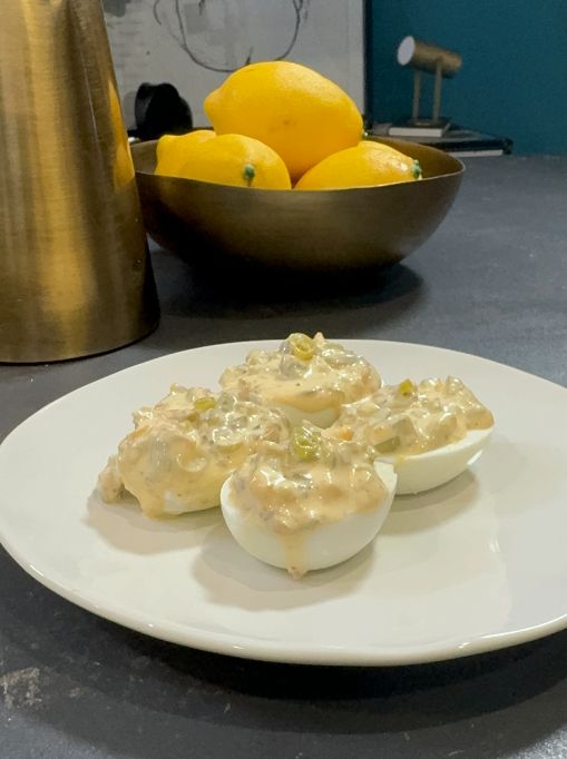 huevos rellenos de ensaladilla de berberechos